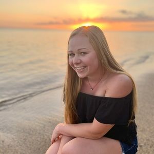 Meet your Posher, Brooke